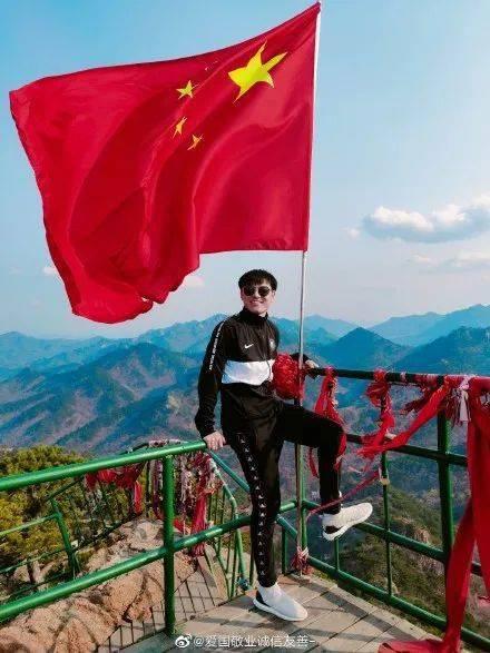 出租一楼架空层,一年了,没付租金也不搬走货